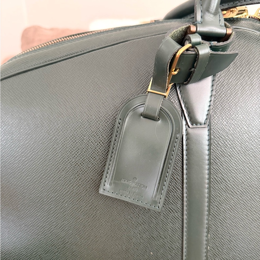 Authentic Louis Vuitton Epicea Taiga Leather Helanga En Poche Travel Bag M30104 - Picture 15 of 16